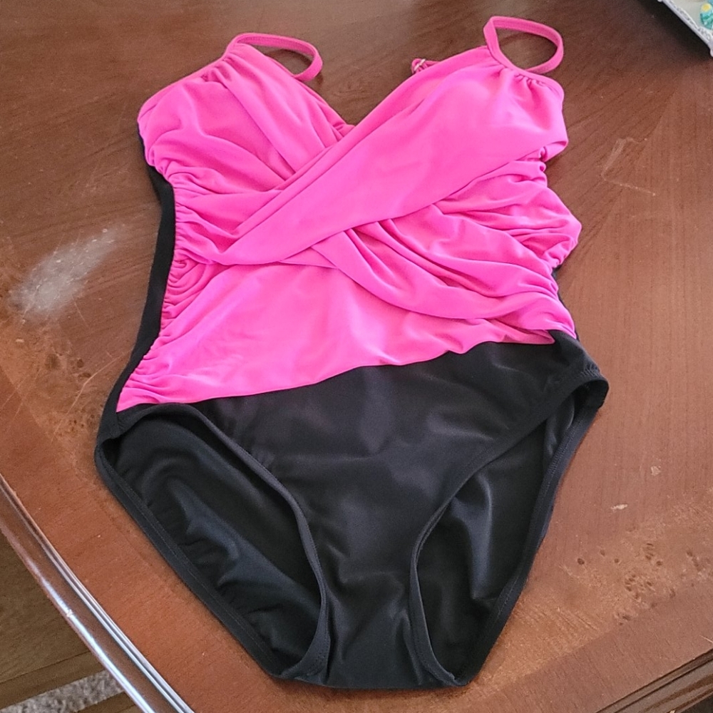 NEW Pink Black One-piece Swimsuit